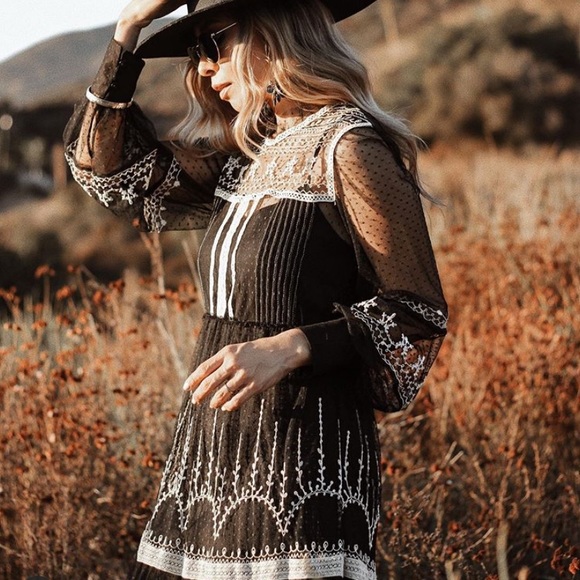 zara embroidered tulle dress ZARA. Embroidered and beaded tulle top. XS – Hibuy market main image 1